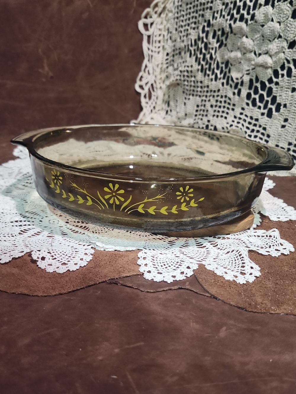 1970s Janette Glass Bake Amber Dish Floral Motif 10" Circle